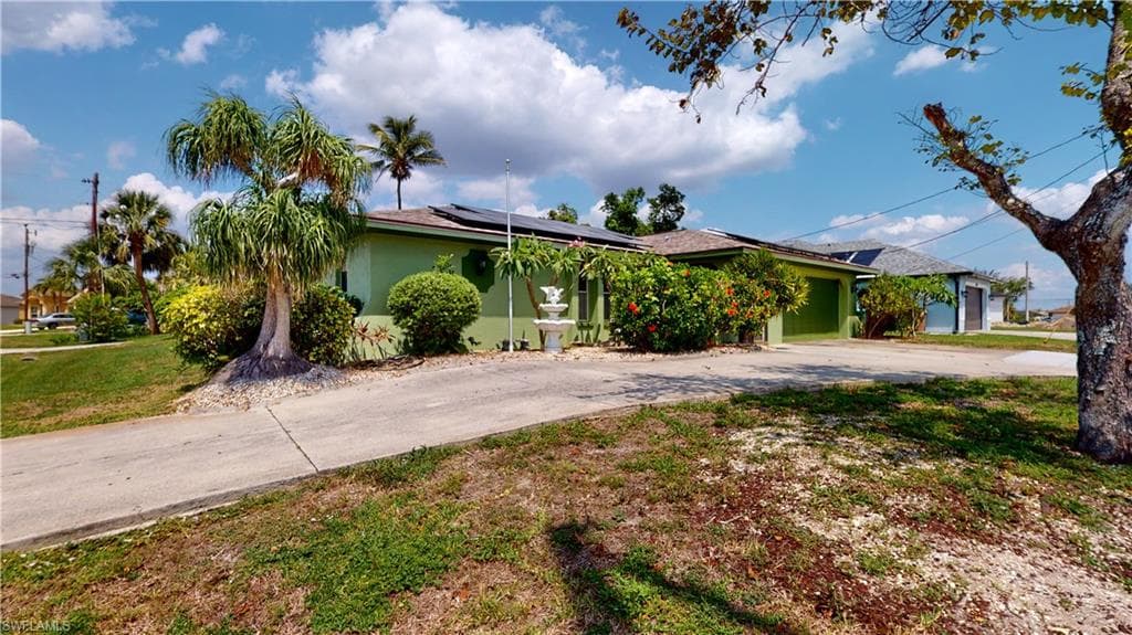 405 Nicholas PKWY E CAPE CORAL, FL 33990