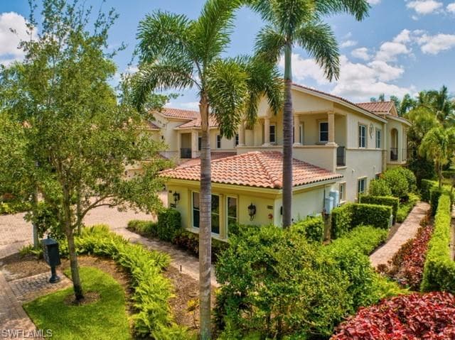2305 Residence CIR 102 NAPLES, FL 34105