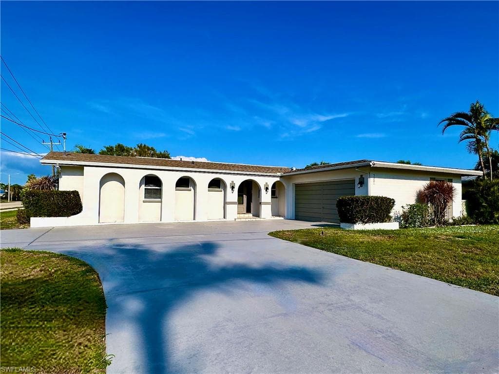 5301 Malaluka CT CAPE CORAL, FL 33904