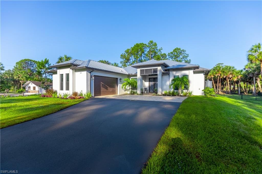 549 9th ST NW NAPLES, FL 34120