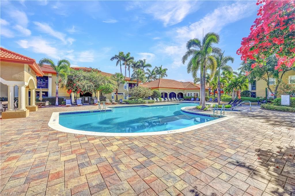 8960 Colonnades CT E 916 BONITA SPRINGS, FL 34135