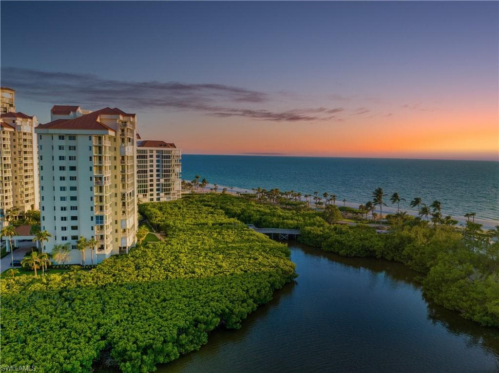 50 Seagate DR 302B NAPLES, FL 34103