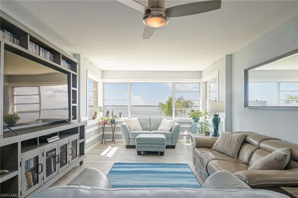 1900 Clifford ST 206 FORT MYERS, FL 33901