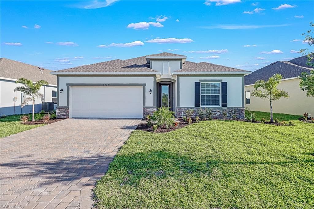 8925 Cascade Price CIR NORTH FORT MYERS, FL 33917