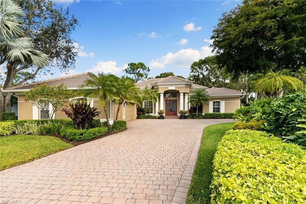1647 Manchester CT NAPLES, FL 34109