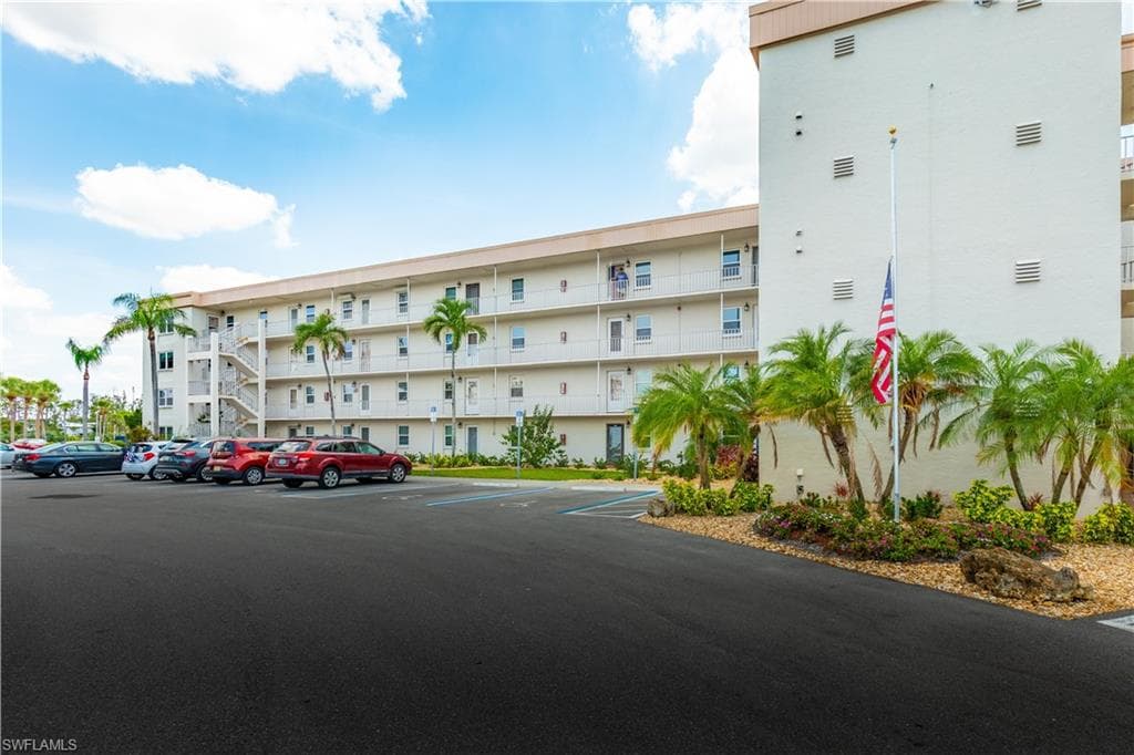 1580 Pine Valley DR 417 FORT MYERS, FL 33907
