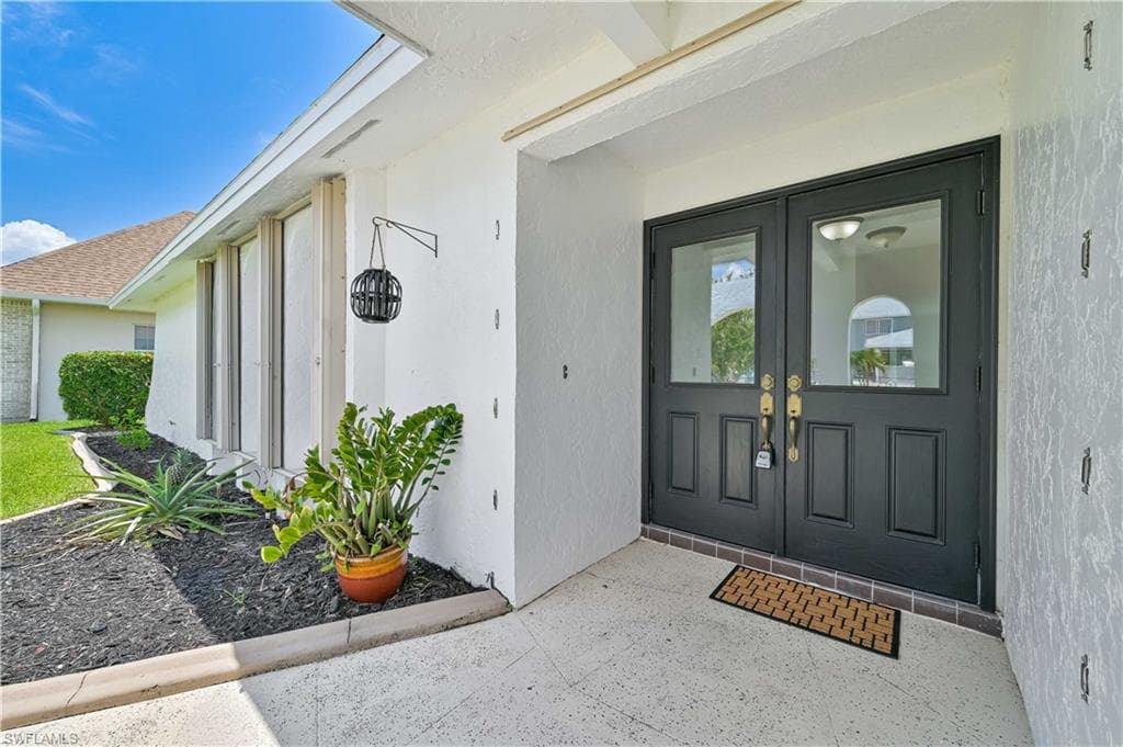 2004 SE 39th TER CAPE CORAL, FL 33904