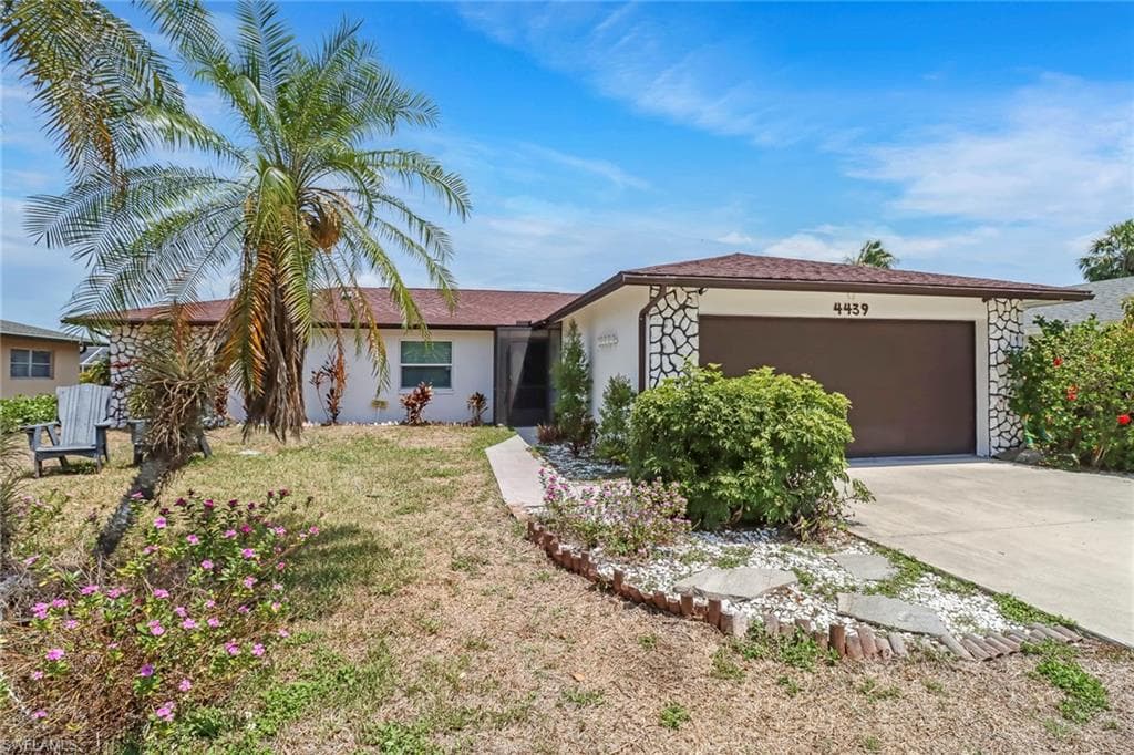 4439 Parrot AVE NAPLES, FL 34104