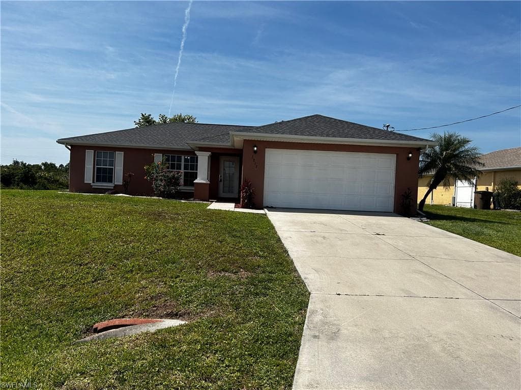 2813 68th ST W LEHIGH ACRES, FL 33971