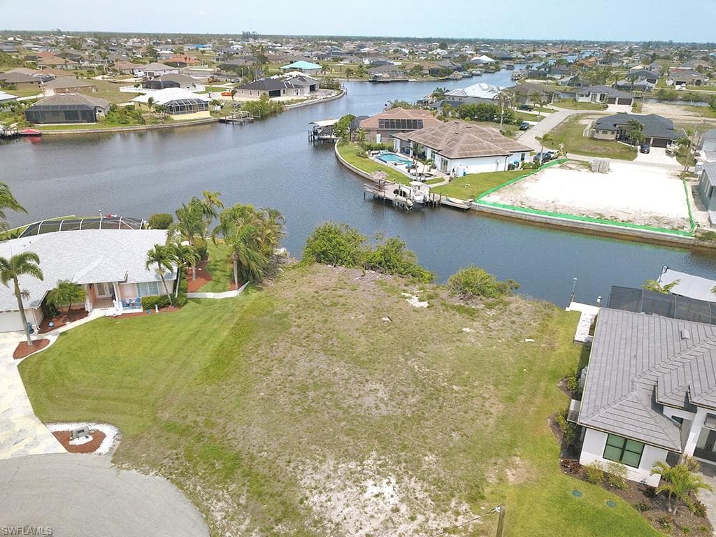 1253 NW 39th AVE CAPE CORAL, FL 33993