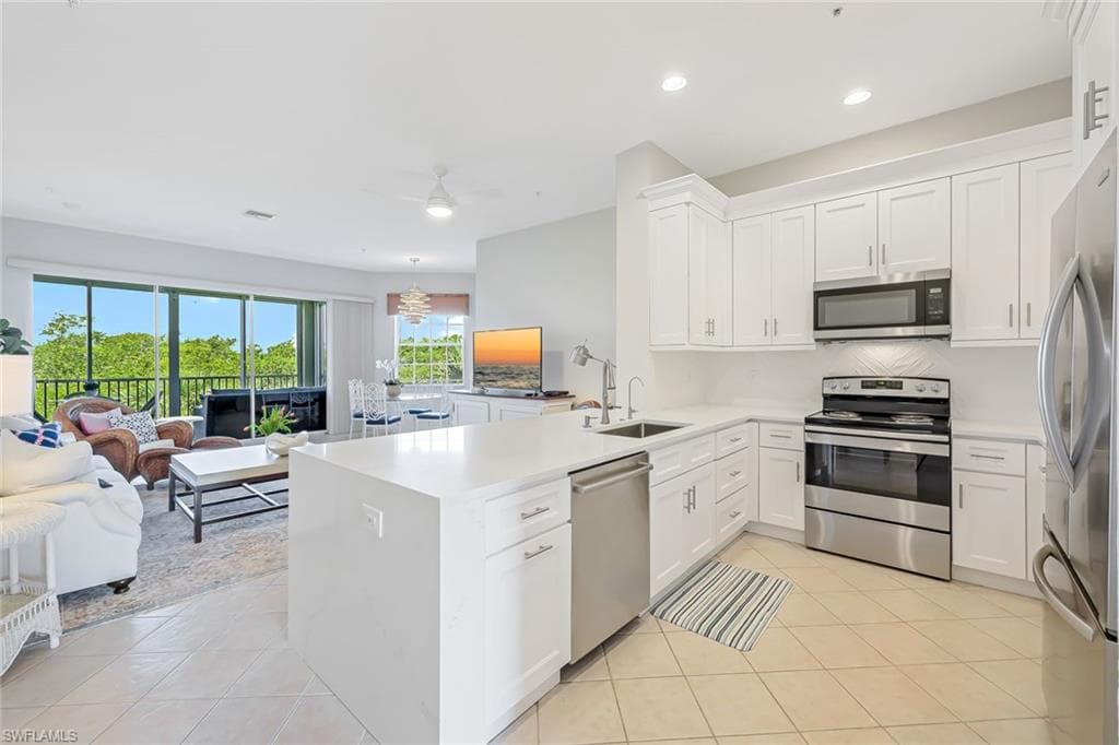 3471 Pointe Creek CT 305 BONITA SPRINGS, FL 34134