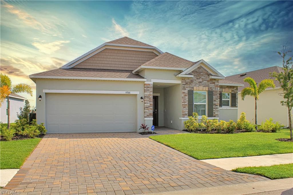 8766 Cascade Price CIR NORTH FORT MYERS, FL 33917