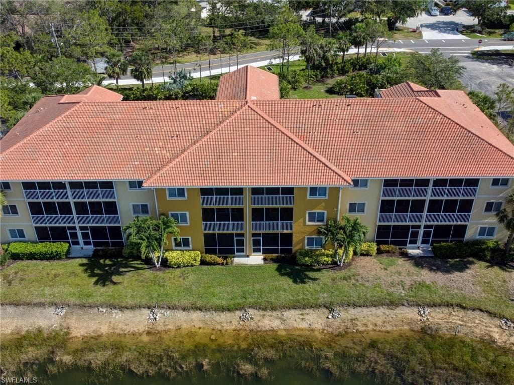10030 MADDOX LN 104 BONITA SPRINGS, FL 34135