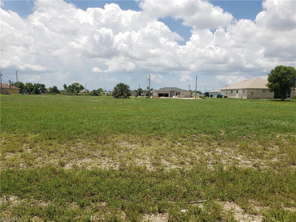 202 NW 6th TER CAPE CORAL, FL 33993