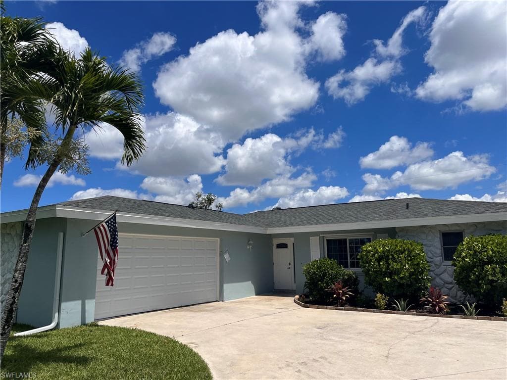 923 SE 29th TER CAPE CORAL, FL 33904