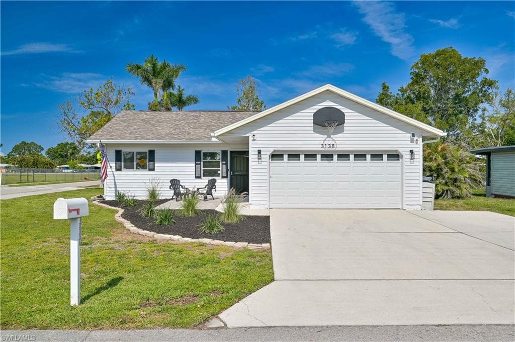 3138 Sunset RD FORT MYERS, FL 33901