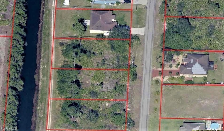 1821 Laurie ST LEHIGH ACRES, FL 33972