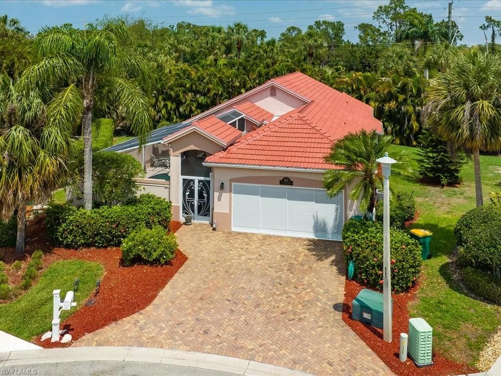 100 Palm Frond CT NAPLES, FL 34104