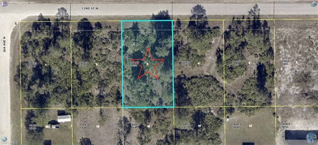 2815 32nd ST W LEHIGH ACRES, FL 33971