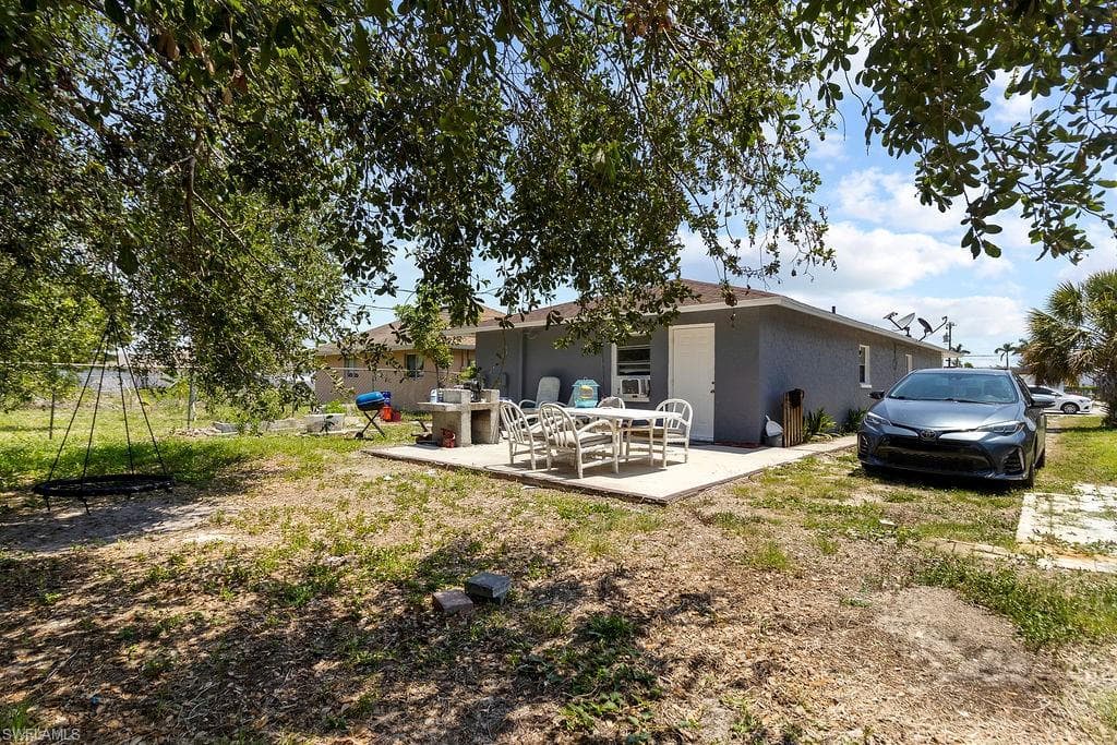 5528 1st AVE FORT MYERS, FL 33907
