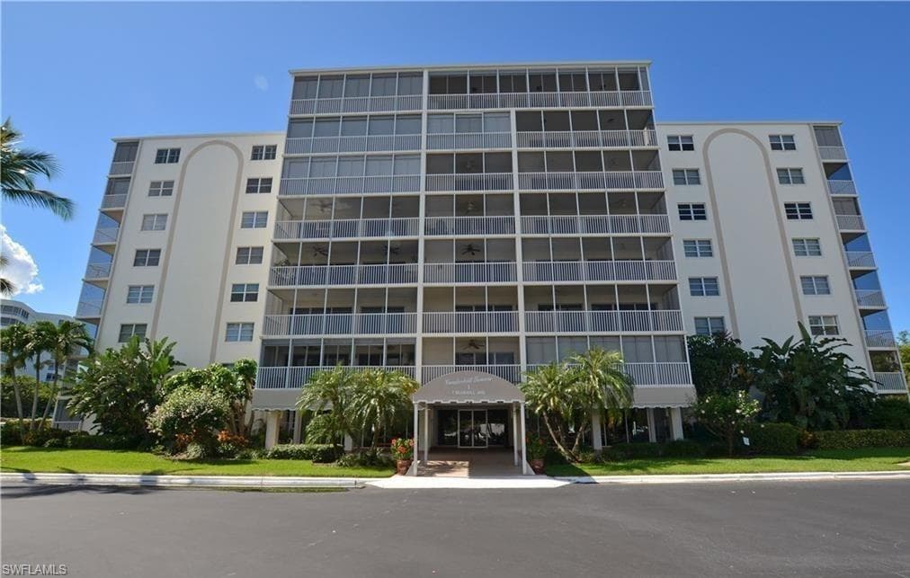 1 Bluebill AVE 411 NAPLES, FL 34108