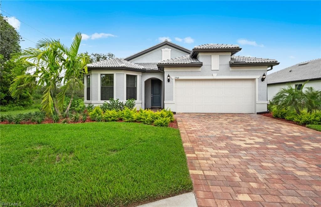 17160 OAKSTEAD DR ALVA, FL 33920