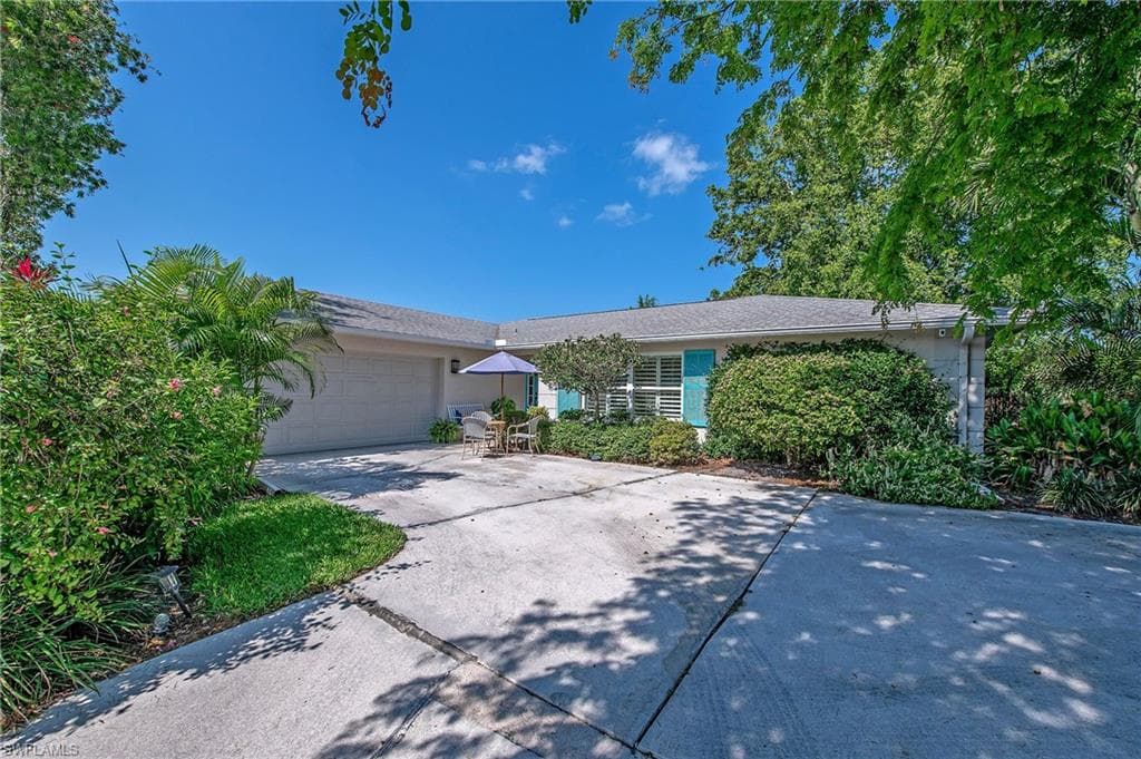 4642 Chippendale DR NAPLES, FL 34112