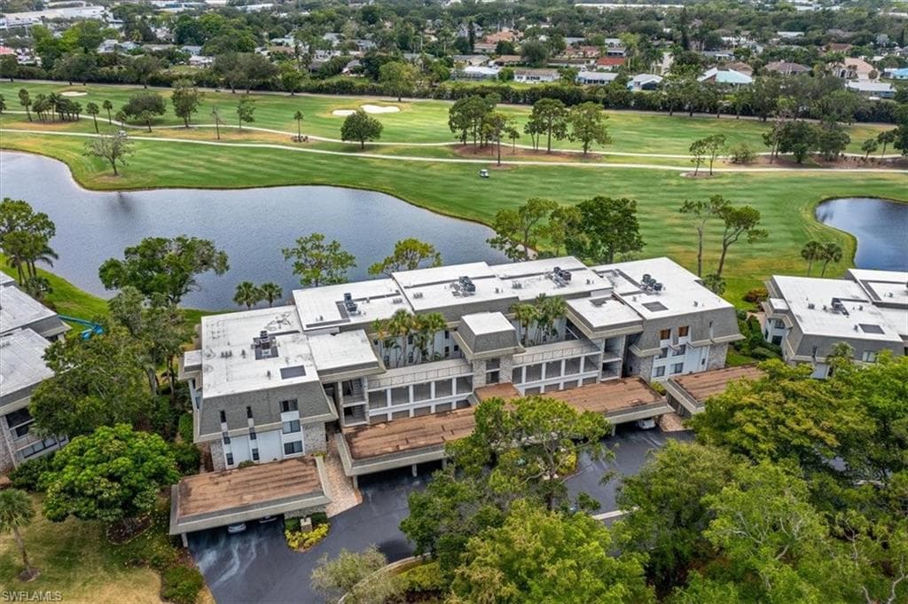 631 Wildwood LN NAPLES, FL 34105