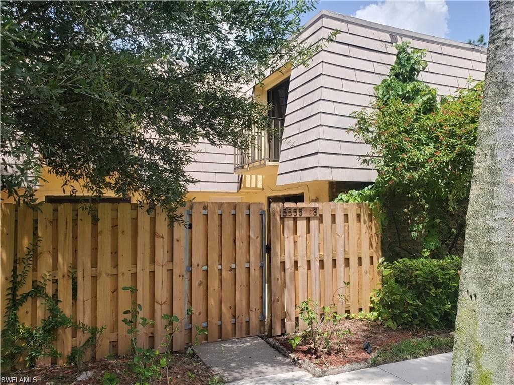 5555 Malt DR 3 FORT MYERS, FL 33907