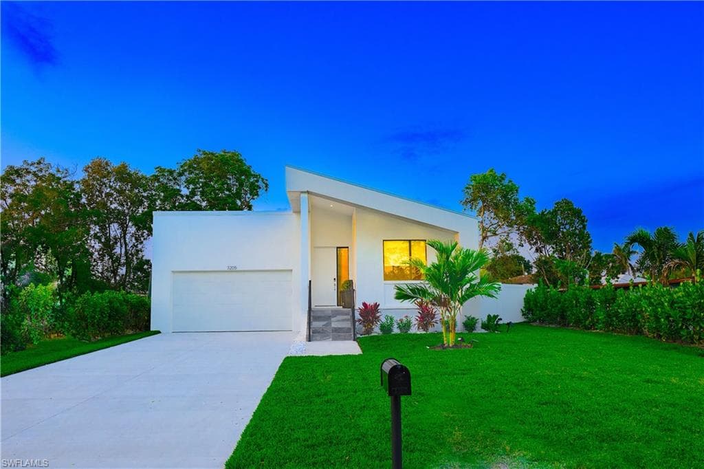 3205 Karen DR NAPLES, FL 34112