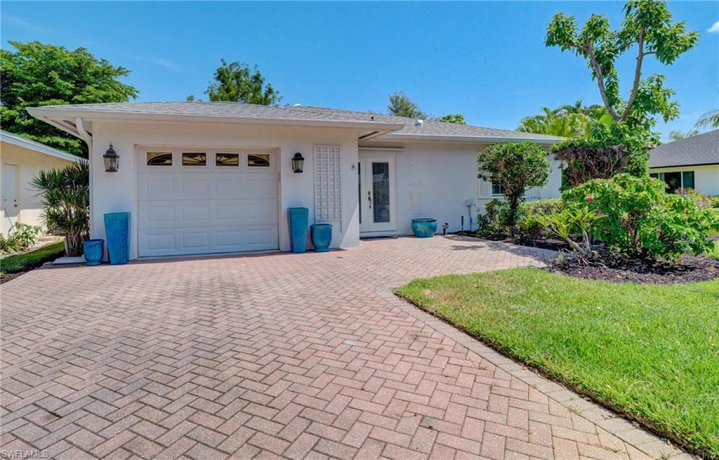 8 Rivard RD 4 NAPLES, FL 34112