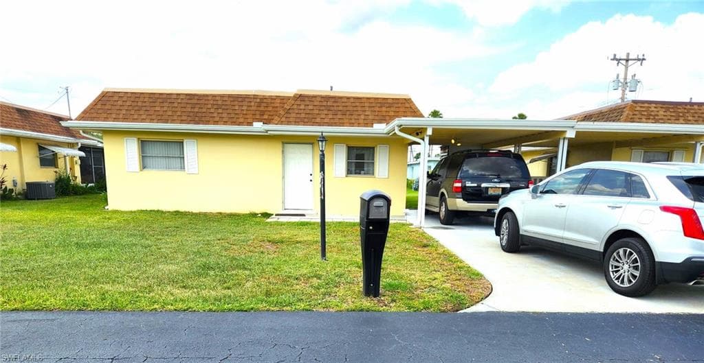 2211 Gardenia WAY LEHIGH ACRES, FL 33936