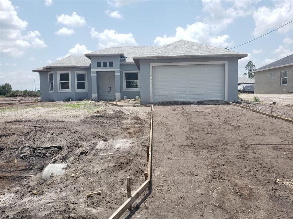 3915 38th ST SW LEHIGH ACRES, FL 33976