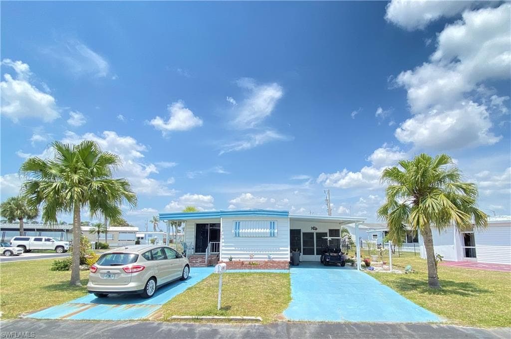 109 Overland TRL NORTH FORT MYERS, FL 33917