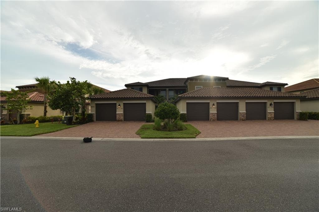 9373 Pocida CT 201 NAPLES, FL 34119