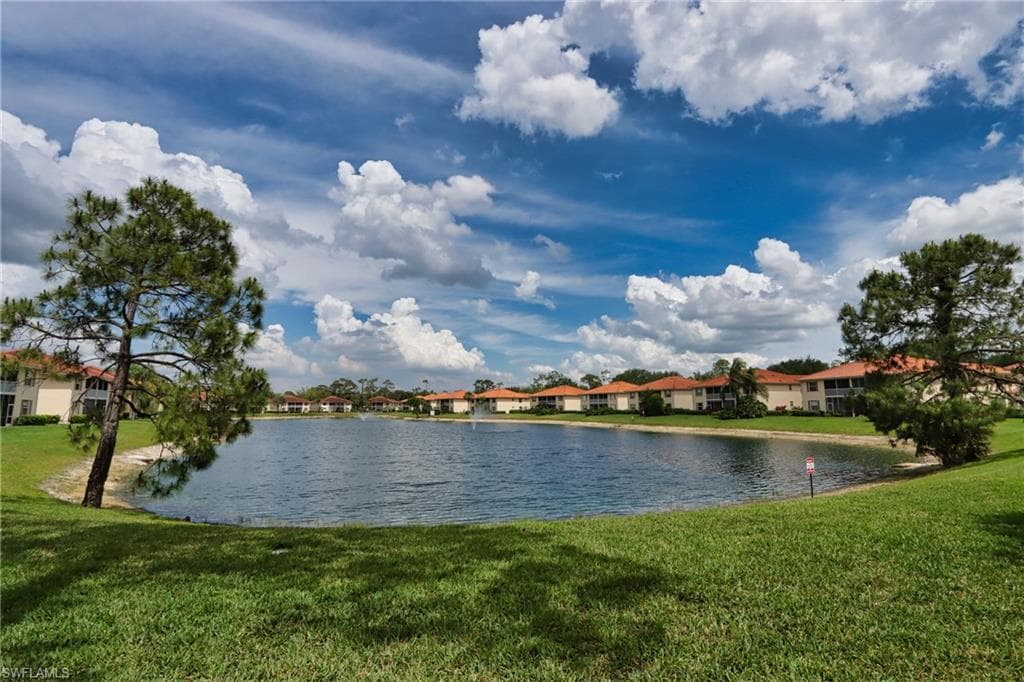 490 Robin Hood CIR 101 NAPLES, FL 34104