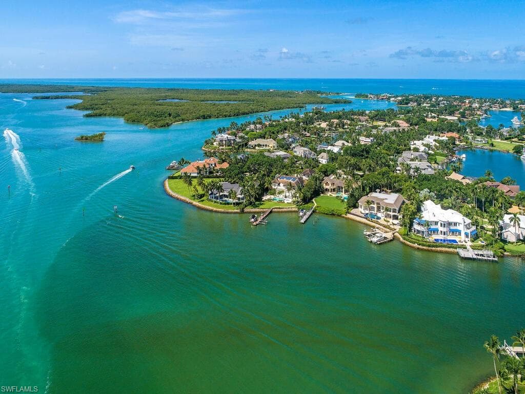 3701 Nelsons WALK NAPLES, FL 34102