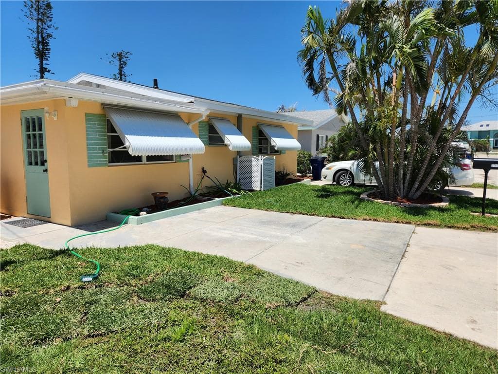 2580 Bayshore DR MATLACHA, FL 33993