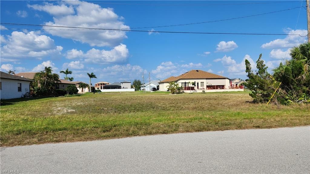 2715 SW 29th CT CAPE CORAL, FL 33914