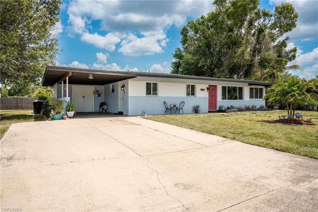 1615 Grace AVE FORT MYERS, FL 33901