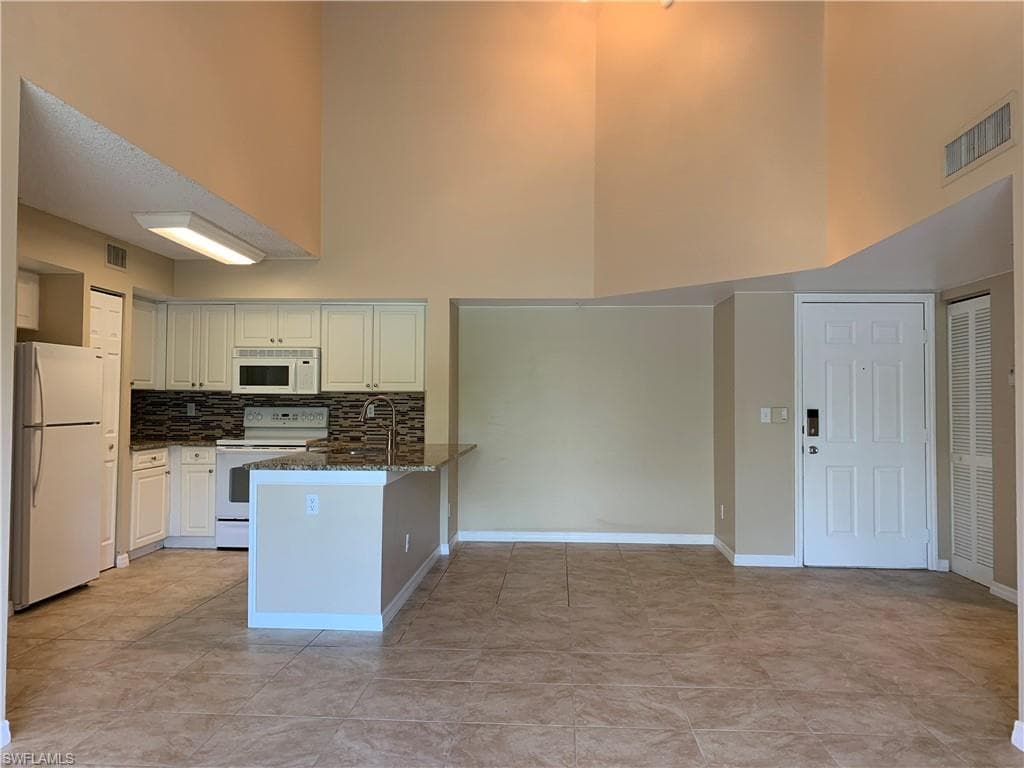 1260 Wildwood Lakes BLVD 306 NAPLES, FL 34104