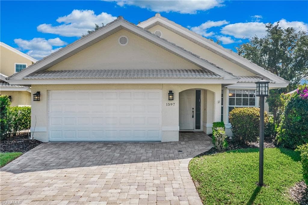 1597 Weybridge CIR 13