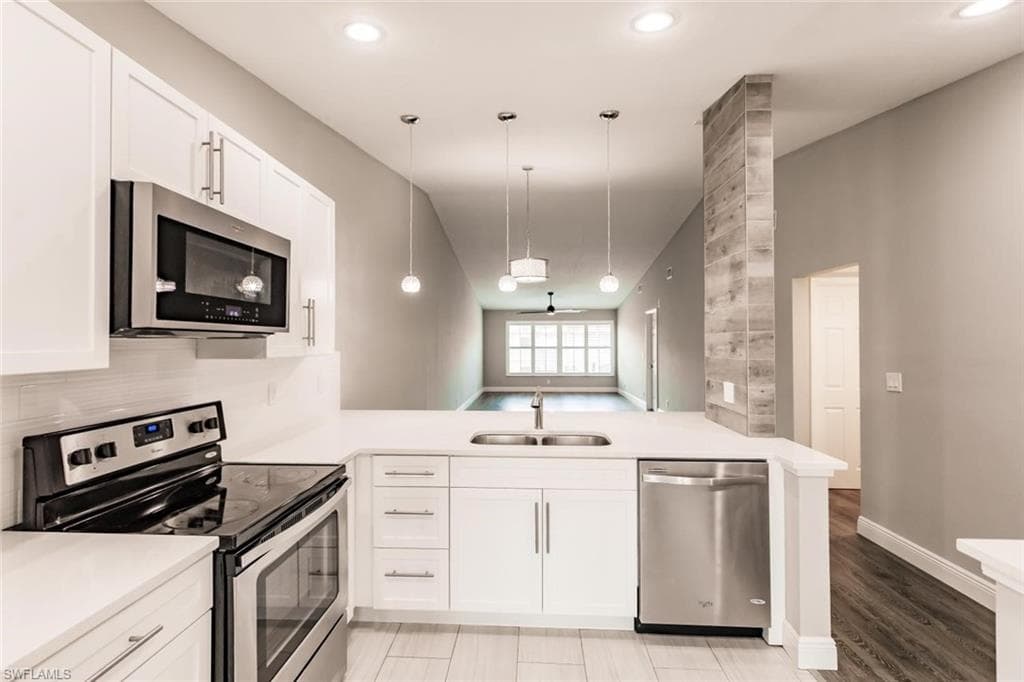 3552 Antarctic CIR 2206 NAPLES, FL 34112