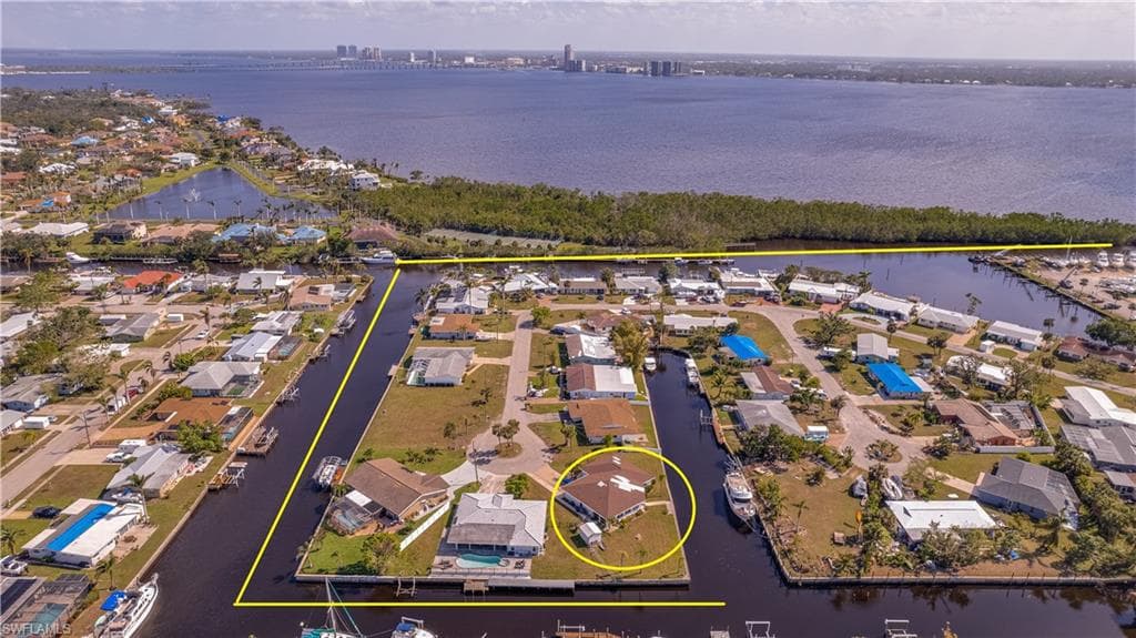 4387 Harbour TER NORTH FORT MYERS, FL 33903