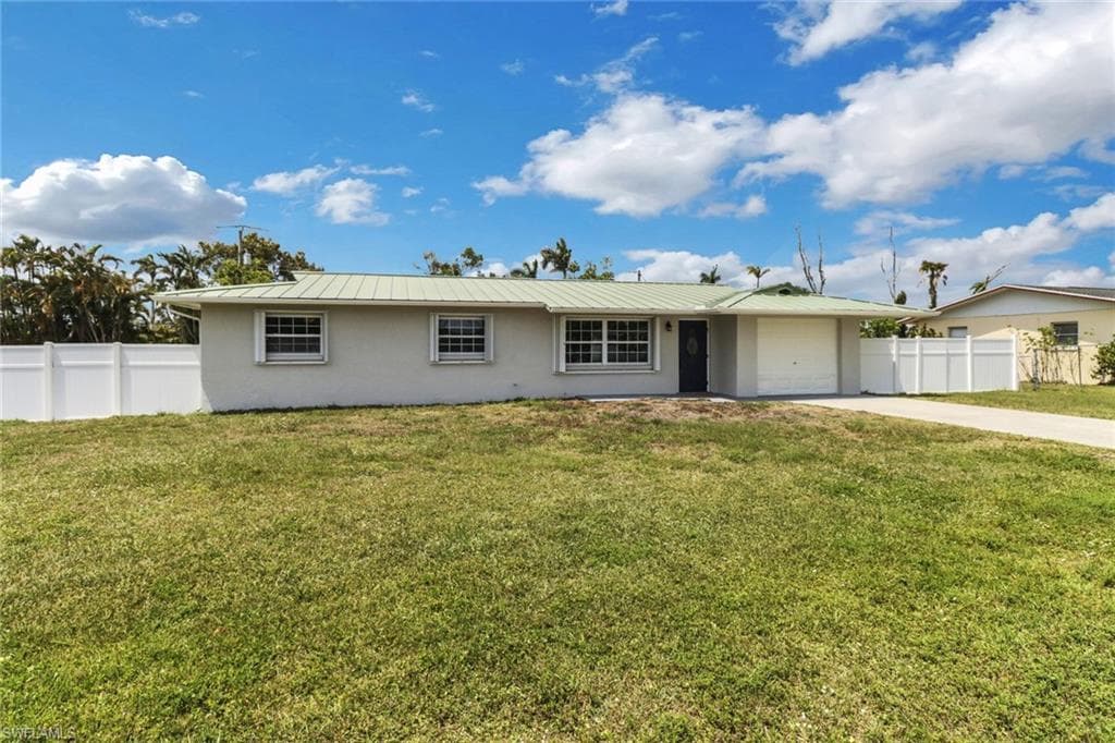 165 Charles ST FORT MYERS, FL 33905