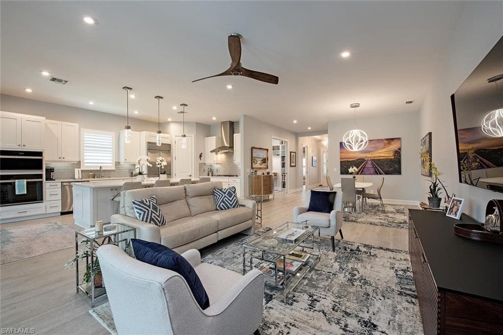 9532 Montelanico LOOP NAPLES, FL 34119