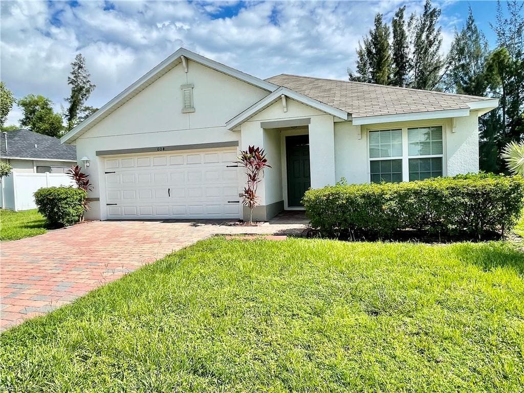 604 SW 26th ST CAPE CORAL, FL 33914