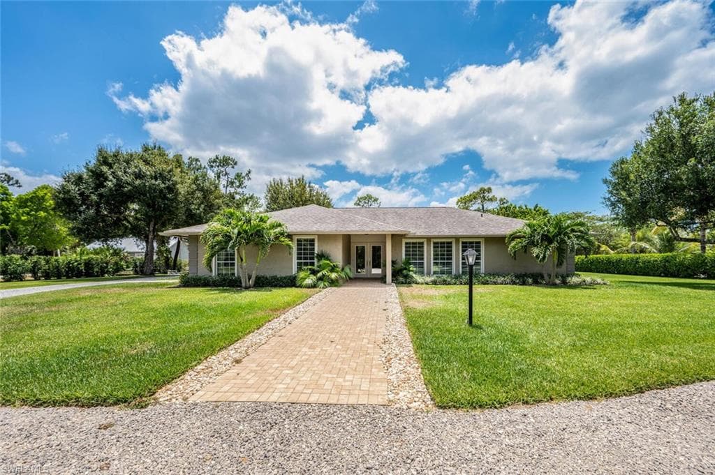 2832 Coach House LN NAPLES, FL 34105