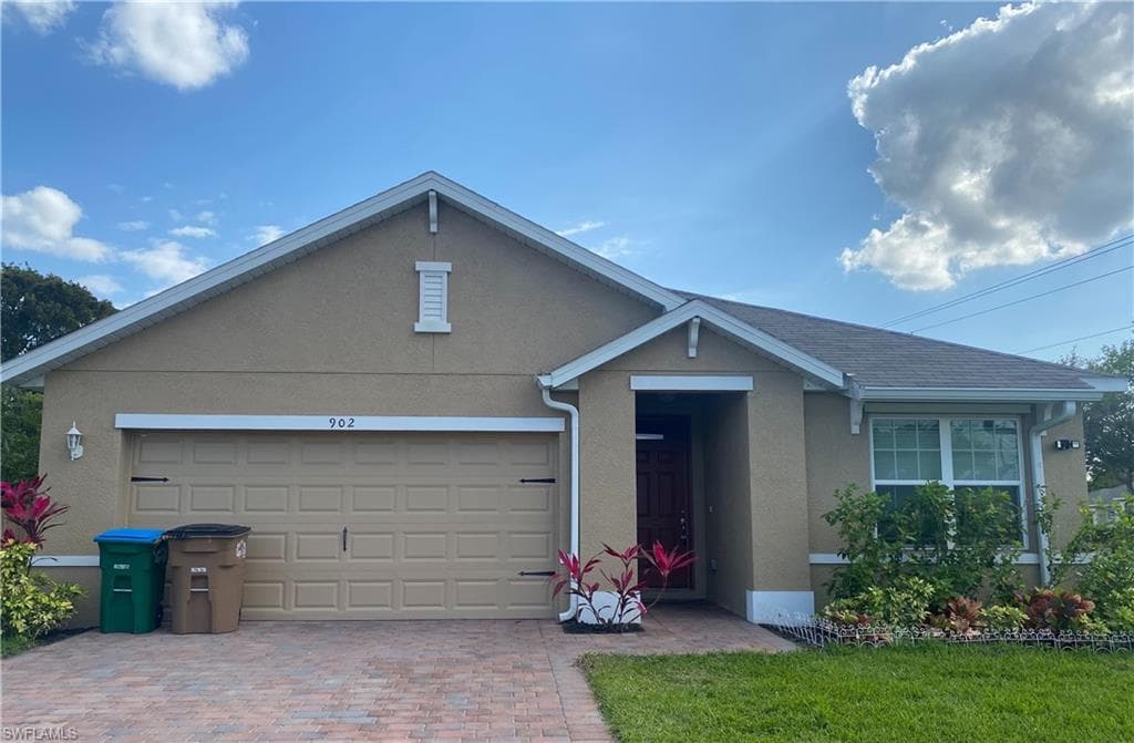902 SE 31st TER CAPE CORAL, FL 33904