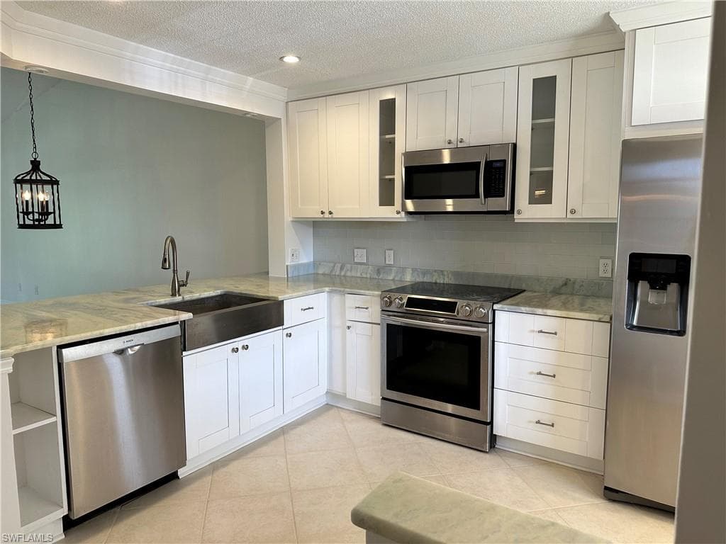 7713 Jewel LN 203 NAPLES, FL 34109